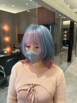 ミディアム カラー サキ🤍ハイトーン 🩰くびれ巻きヘアのヘアスタイル