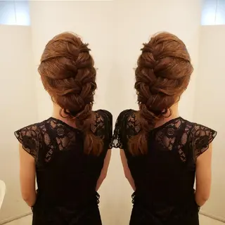 ヘアアレンジ ロング EMANON名古屋所属・美谷添（ミヤゾエ） まどか大人ヘアサロンのヘアスタイル