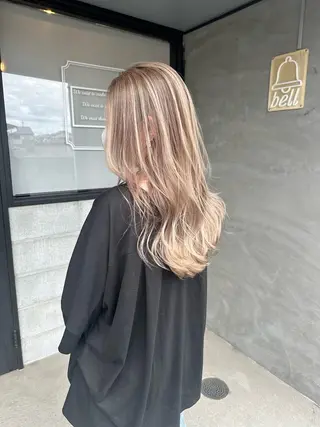 ロング カラー 森本 笑のヘアスタイル