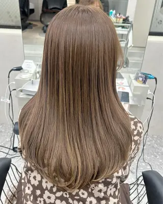 ミディアム カラー ヘアアレンジ fumika🎀 ベージュのヘアスタイル