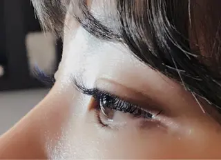 マツエク・マツパ Leoni___.(リオニー)所属・Leoni___. (リオニー)のマツエク・マツパデザイン