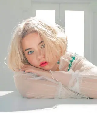 ミディアム カラー ヘアアレンジ レイヤー🇰🇷 韓国ヘア💕トモミのヘアスタイル