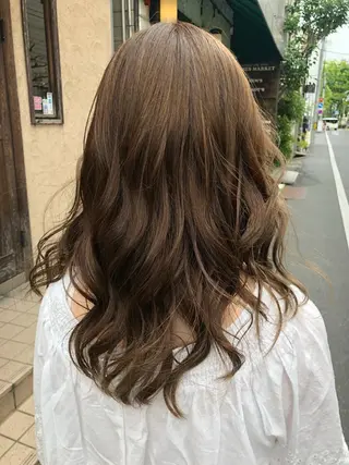 セミロング カラー 國次 夕貴のヘアスタイル