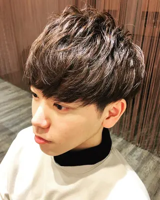 ショート カラー メンズ メンズヘア特化 崎田 成人のヘアスタイル