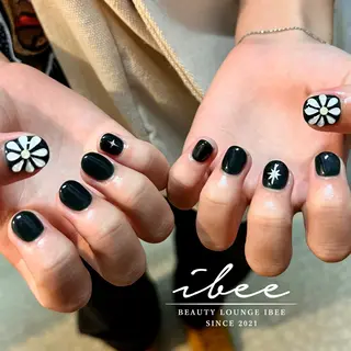 ネイル ibee nail 🤍yumiのネイルデザイン