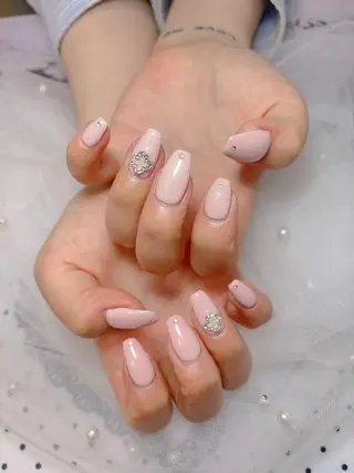 カラー 西野 カナのネイルデザイン