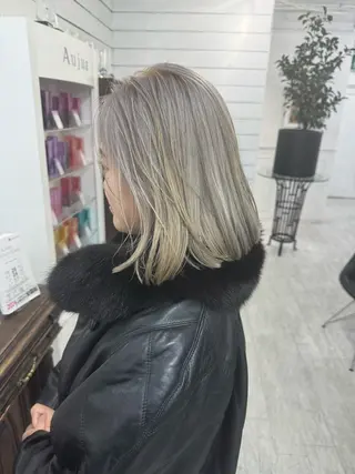 ミディアム カラー SALOWIN札幌大通り所属・札幌ブリーチカラー/ ダブルカラー/ドイのヘアスタイル