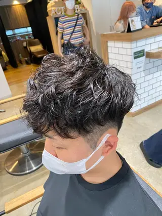 パーマ メンズ みつけ／メンズカット メンズパーマ🦔のヘアスタイル