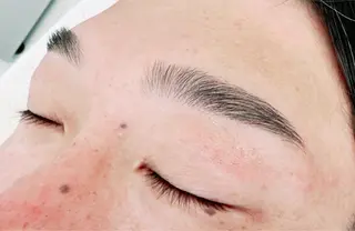 アイブロウ エクシアホワイト高崎 小林のマツエク・マツパデザイン