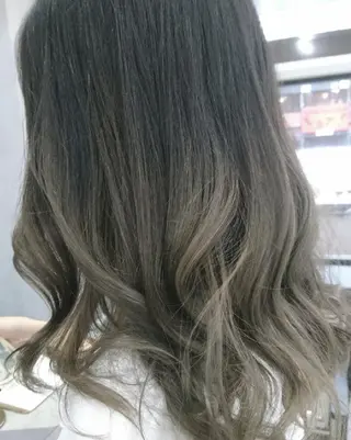 カラー 宇田川 直輝のヘアスタイル