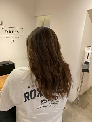 カラー dress nanamiのヘアスタイル