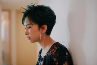 ショート カラー 林 里美のヘアスタイル