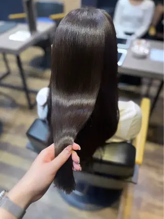 ロング カラー FRAPPE Annaのヘアスタイル