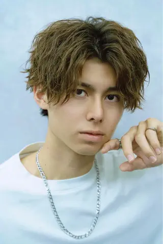 ミディアム パーマ メンズ 津田 祐岐のヘアスタイル