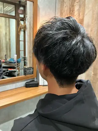 メンズ CAFE  and  HAIR  SALON  re:verb所属・今枝莉菜 上品なツヤカラーのヘアスタイル