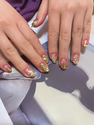 ネイル ちゅるんネイル🪄 耳ツボジュエリー🔗のネイルデザイン