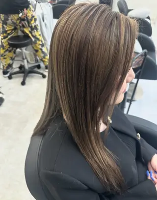 ロング カラー MOE ~ EIGHT ~のヘアスタイル