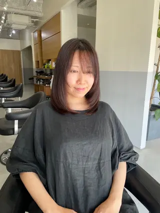 ミディアム 小久保 里紗のヘアスタイル