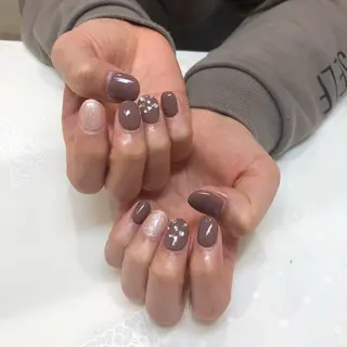 ネイル 椿森 美瑠紅の眉毛・アイブロウイメージ