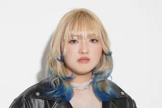 セミロング カラー 相馬 亜美のヘアスタイル