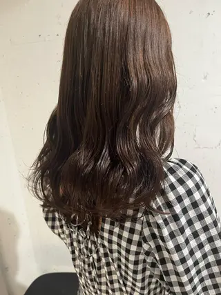 セミロング カラー カジュアルを女っぽく 𝗮𝘆𝗮𝗰𝗼のヘアスタイル