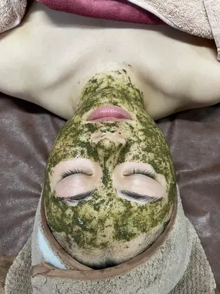 salon〜RePCa〜(サロンルピカ)所属・山﨑 藍のエステ・リラクイメージ