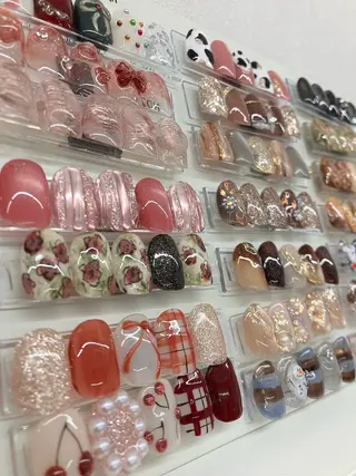 ネイル PEACE Aliceのネイルデザイン