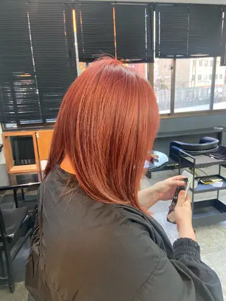 セミロング 瀧下 唯のヘアスタイル