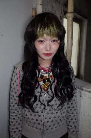 セミロング カラー Momoka🪷 /ハイトーンのヘアスタイル