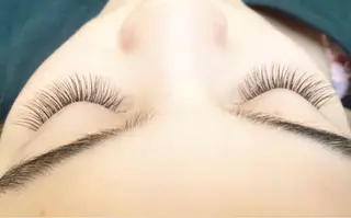 マツエク・マツパ 銀座ナチュラルスタイル所属・田中 祥香のマツエク・マツパデザイン