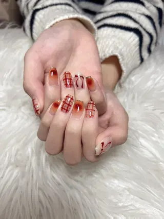 ネイル &ME シシのネイルデザイン