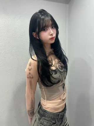 ロング 𝑴𝑶𝑲𝑨渋谷 トレンド韓国ヘア🩷のヘアスタイル