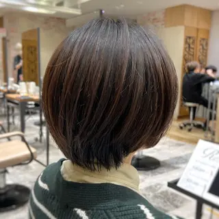 ショート カラー 💍新宿ショート 💍岩田莉奈のヘアスタイル