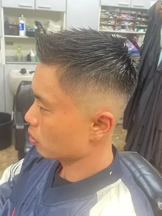 ショート メンズ 海老原 コウのヘアスタイル