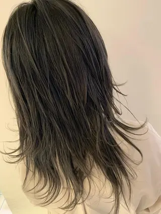 セミロング カラー ハイトーンカラー🩵 耳ツボジュエリー👂のその他イメージ