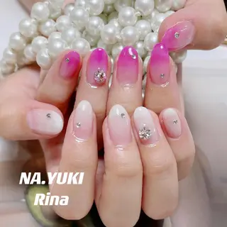 ネイル 🦋 Queenieのネイルデザイン