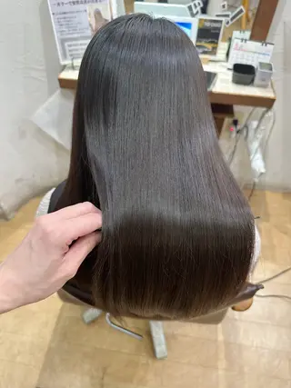 セミロング カラー 艶髪クリエイター🪽 秋田 聖也のヘアスタイル