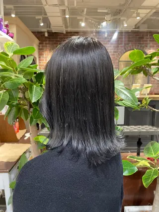 ミディアム カラー MINX 渡邉由理のヘアスタイル