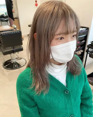セミロング カラー Loom.所属・村上雅人 ナチュラルモードのヘアスタイル