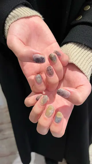 ネイル une／YUKINA 🫧大人nuanceのネイルデザイン