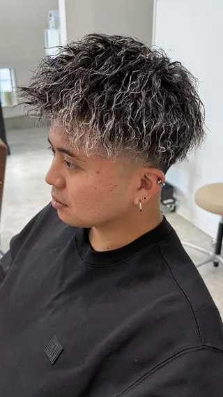 ショート 川田 仁のヘアスタイル