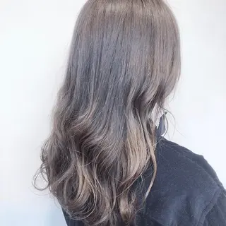 セミロング 髪質改善　縮毛の達人 矢井由真のヘアスタイル