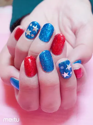 ショート SINCERELY シンシアリー🌈のネイルデザイン