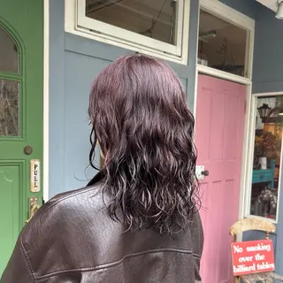 ミディアム パーマ BRITS 渡辺 菜々子のヘアスタイル