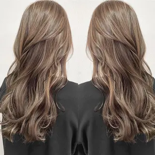 ロング 山本 茉希のヘアスタイル