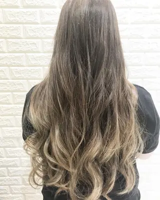 ロング カラー ナガイ ユウキのヘアスタイル