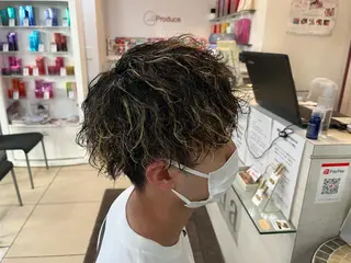 ショート カラー パーマ メンズ 韓国風メンズ/毛流れ ヘアなら須田龍世のヘアスタイル