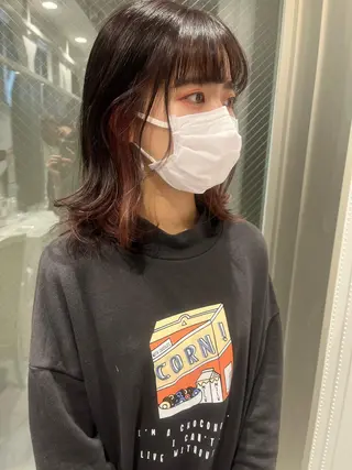 ミディアム ウルフカット／吉村 桃子のヘアスタイル