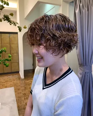 ショート パーマ 小川 光のヘアスタイル