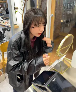 ロング カラー ブリーチなしカラー /ベージュカラーのヘアスタイル